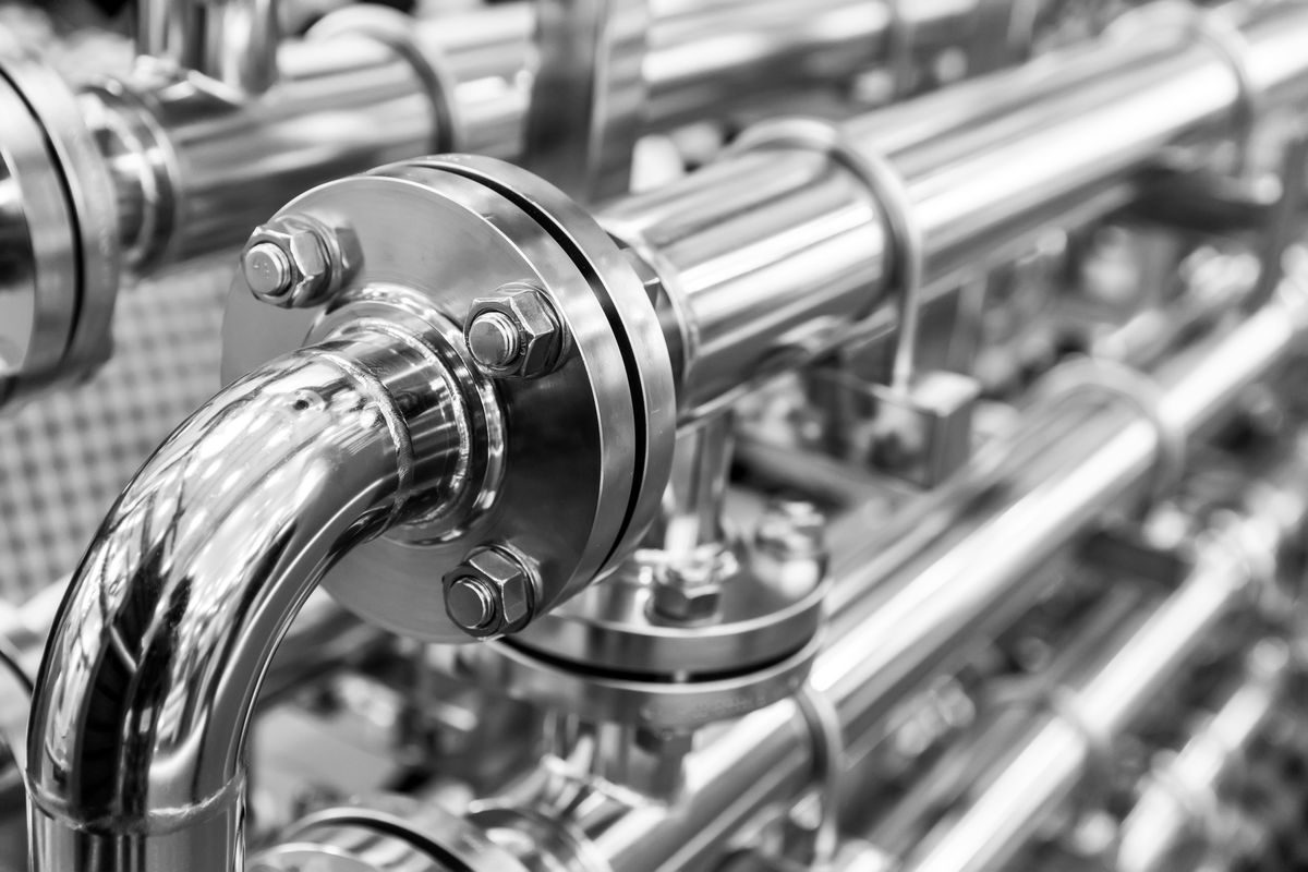 Stal kwasoodporna w środowisku przemysłowym – kiedy jest konieczna