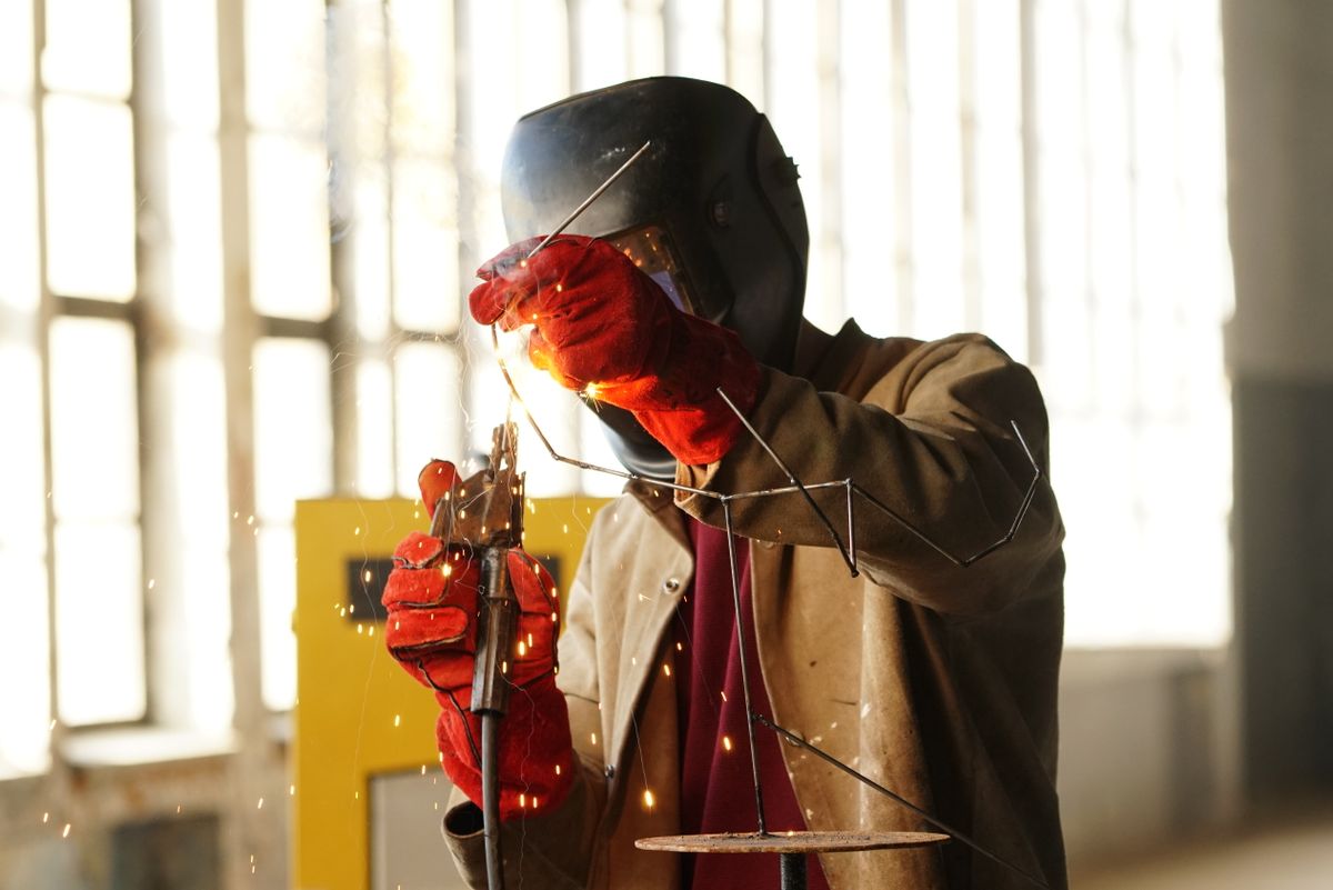 Spawalność metali – Skład chemiczny, temperatura i technika łączenia